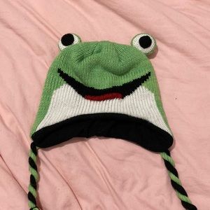 Frog hat